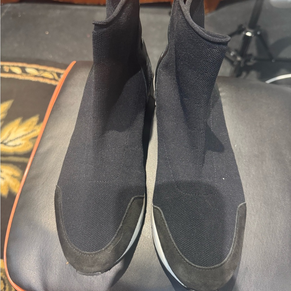 Hermes Black High-Top Sneakers - 7.5